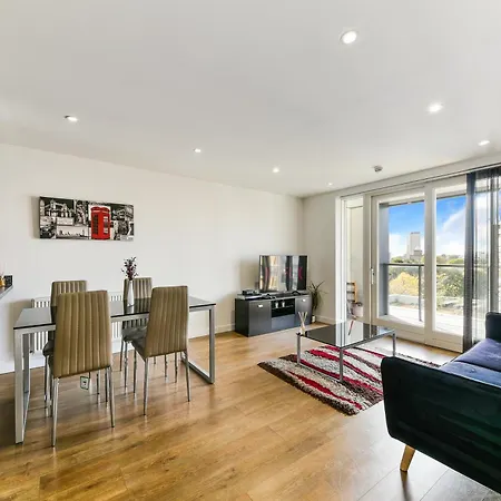Incredible 2 Bed, 2 Bath Flat In Canary Wharf